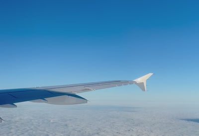 Flugzeug Flügel über den Wolken – Aviation Design für Socken, Lanyards und Flugzeug Merchandise